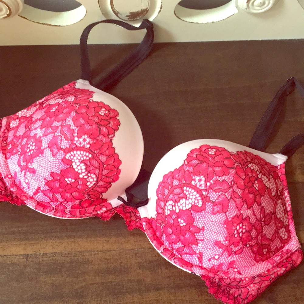 Victoria’s Secret push up bra